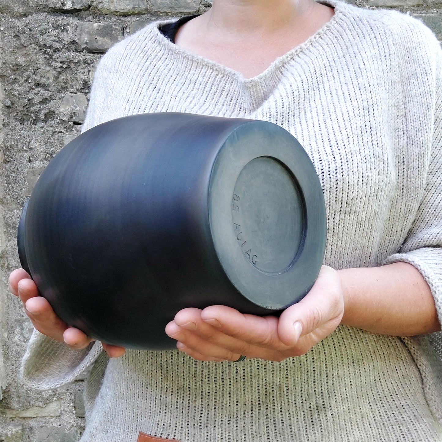 Liela vāze ar sarkanu glazūru 3,8L