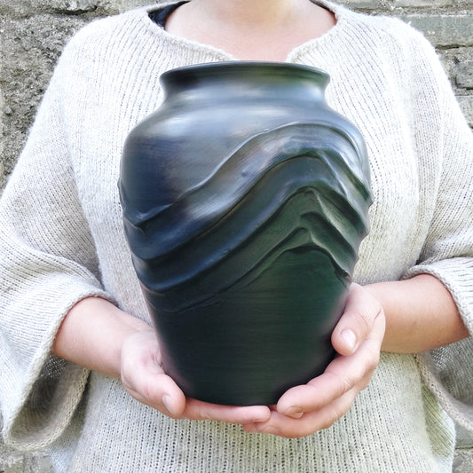Liela vāze ar zaļu glazūru 2,6L