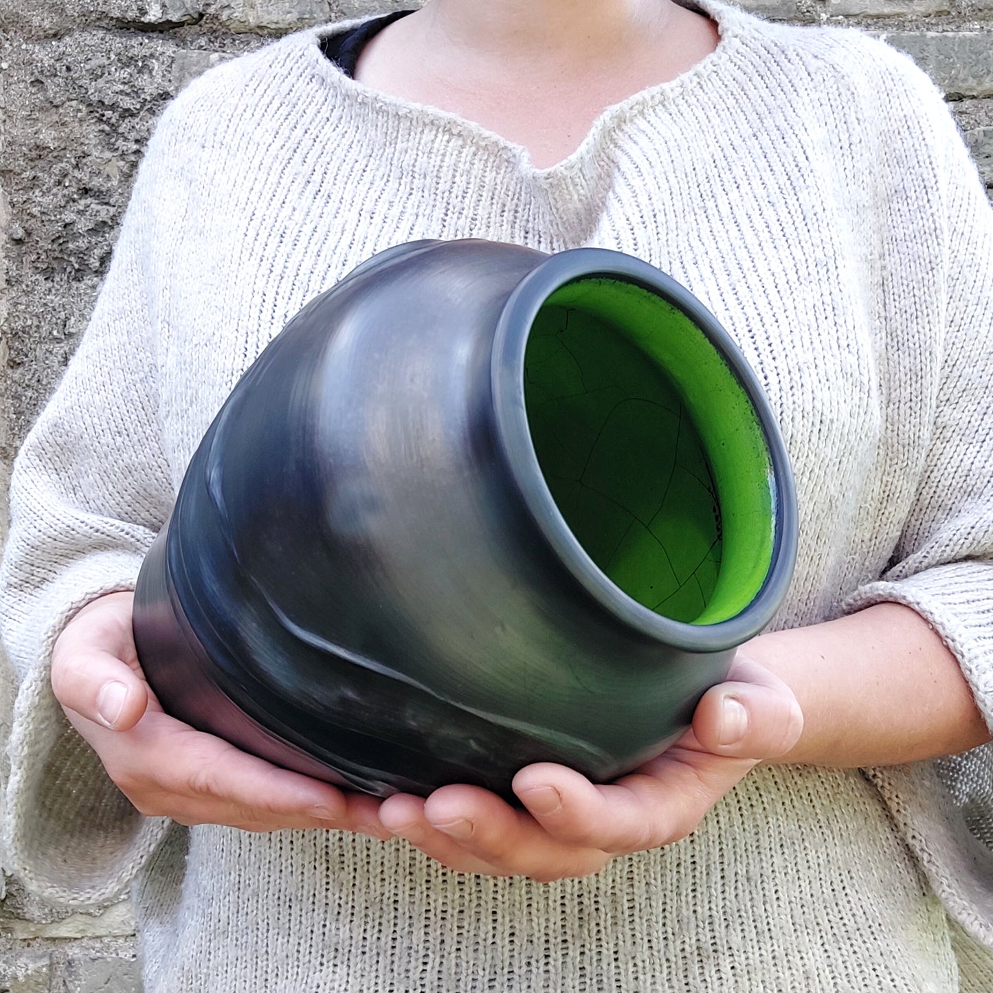 Liela vāze ar zaļu glazūru 2,6L